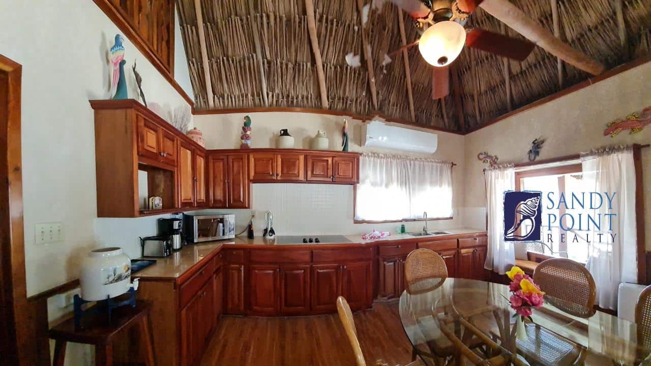 Captain Morgan’s Retreat villa E 3, San Pedro Town, Ambergris Caye, Belize